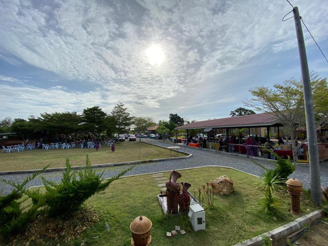 Tamteh Homestay Ayer Hitam Exterior foto