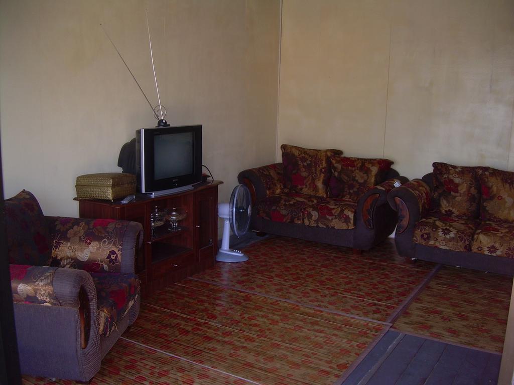 Tamteh Homestay Ayer Hitam Exterior foto